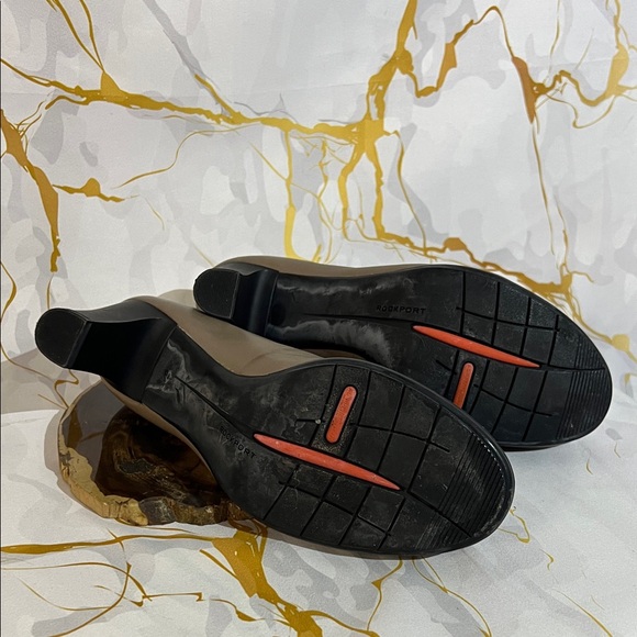 Rockport Women's Taupe Heels - Picture 14 of 14